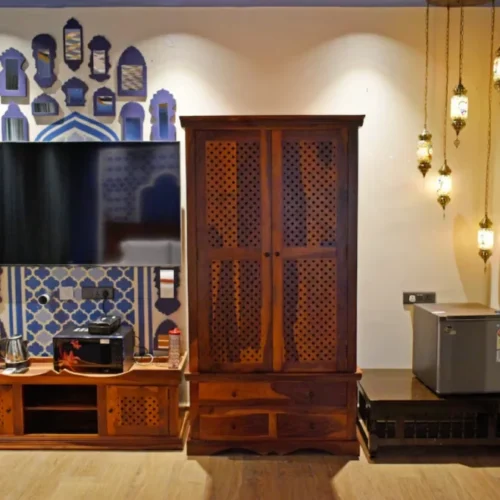 Arabian-Nights-Luxurious-Themed-Getaway-tub-img-768x660