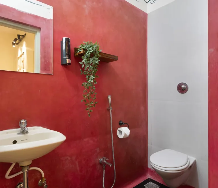 Amelie-Chic-European-Bliss