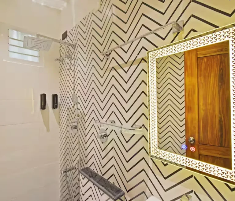 Room-203-–-Edo-Elegance-Japanese-Heritage-Hideaway