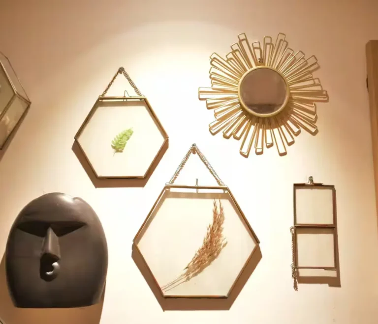 Room-101-–-Mirror-of-Boho-Dreams