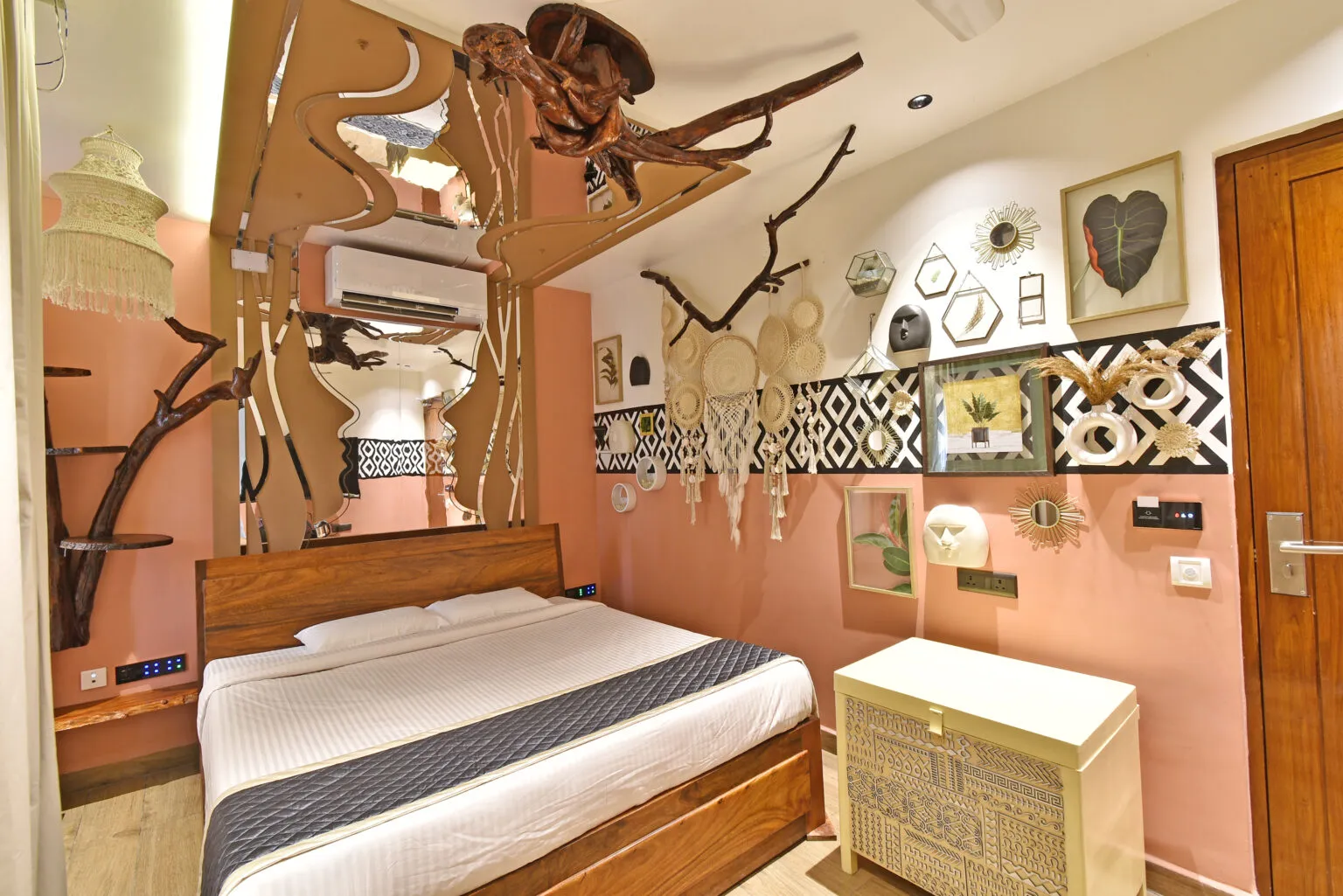 Artsy & Instagrammable Corners