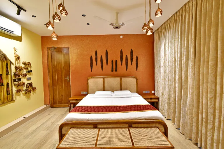 Room-201-–-Africa-Inspired-Bliss-Suite-7-768x512