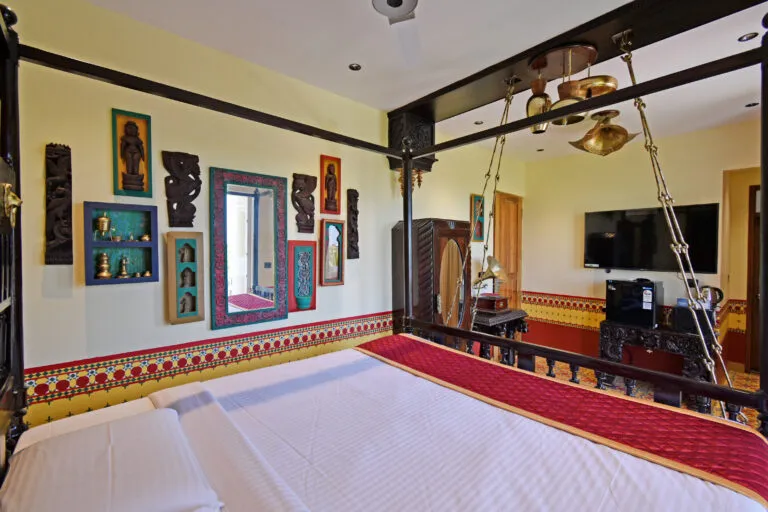 Room-304-–-Heritage-Haven-The-Chettinad-Suite-7-768x512
